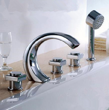 New Chrome Finished Widespread Tub Tap with Hand Shower BT0450 New Chrome Finished Widespread Tub Tap with Hand Shower BT0450