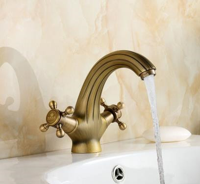 Antique Centerset Brass Bathroom Sink Tap T0401A Antique Centerset Brass Bathroom Sink Tap T0401A